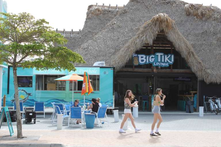 The Big Tiki lounge Siesta Key Beach Resort and Suites
